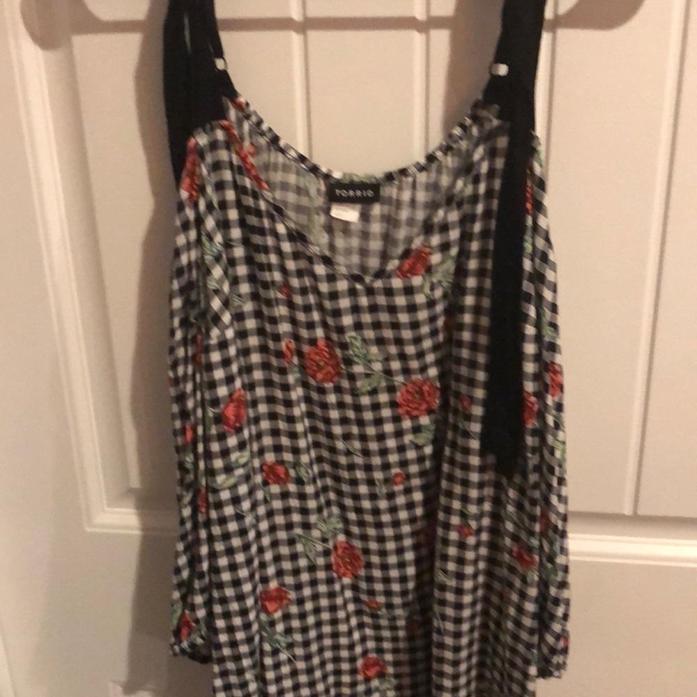 Cold shoulder 3/4 sleeve shirt